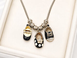 Vintage Firenza 3 Baby Shoe Charm Necklace 925 Italy Chain Mom Grandma Aunt